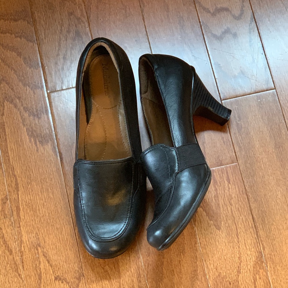 SUPER COMFORTABLE! Black Casual Shoe